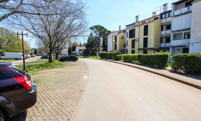 City Center Apartment | Holiday apartment with air conditioning and terrace