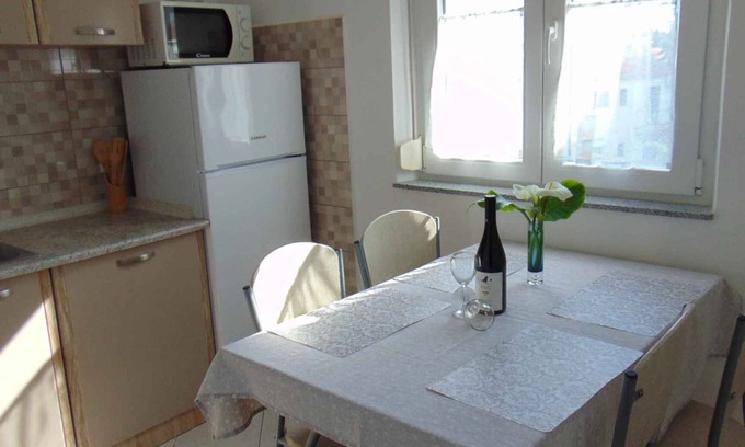 Rovinj Apartment | Holiday apartment with balcony and air conditioning