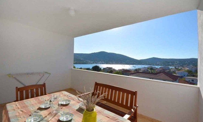 Vinisce Apartment | Holiday apartment with sea view and internet
