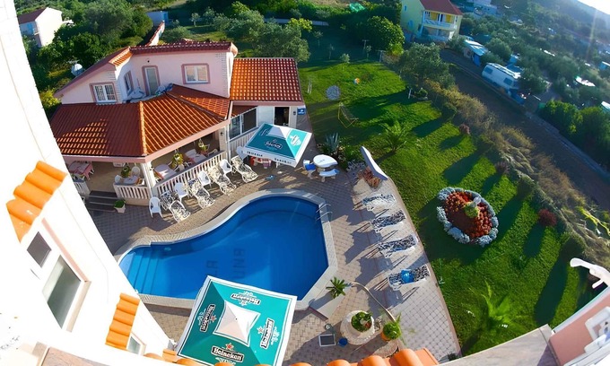 Kraj Apartment | Holiday apartment with pool, fireplace and sea view