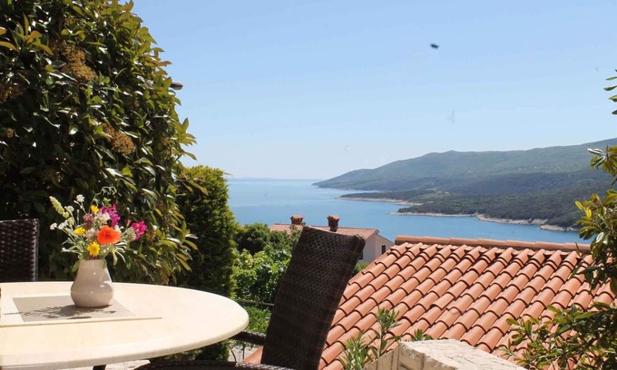 Rabac Apartment | Holiday apartment with terrace and sea view
