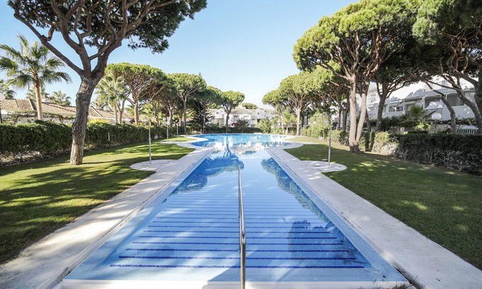 Poblado Sancti Petri Apartment | Holiday Apartment "El Velero" with Shared Pool, Private Terrace & Wi-Fi