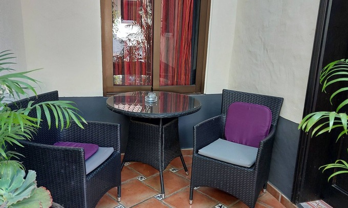 El Guincho Apartment | Holiday flat "Apartamentos Monasterio de San Antonio No. 2" with wifi and patio - Adults only