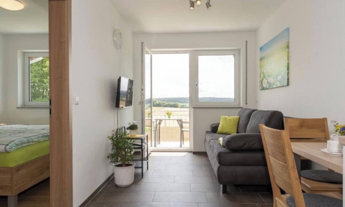 Laichingen Apartment | Holiday flat Gänseblümchen, 37 sqm, 1 bedroom, south-facing balcony, max. 2 persons