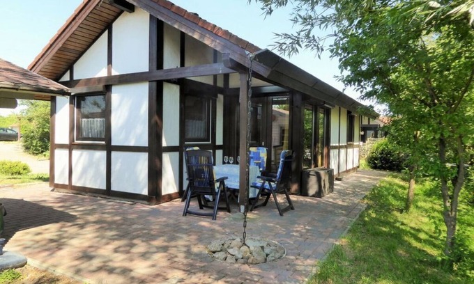 Hollern House | Holiday home by the pond