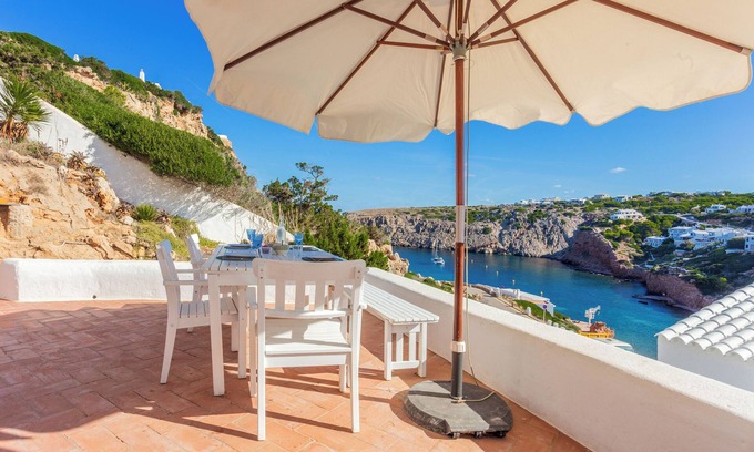 Ciutadella de Menorca House | Holiday Home "Vacaciones en Cala Morell" Pet-Friendly, with Sea View and Garden