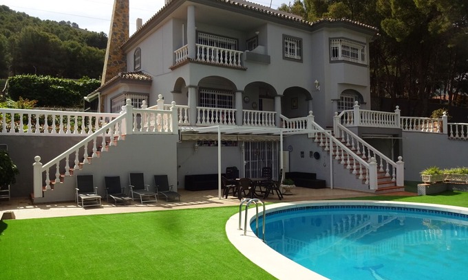 Pinos de Alhaurin House | Holiday house Alhaurin de la Torre for 1 - 12 persons with 5 bedrooms - Holiday home