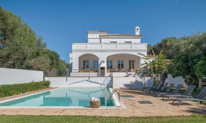 Benalup-Casas Vieja House | Holiday Home 'Albatros' with Private Pool, Wi-Fi and Air Conditioning