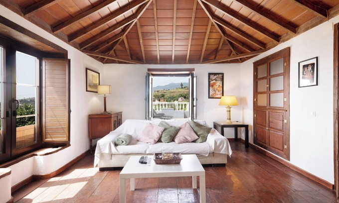 Santa Cruz de la Palma House | Holiday Home 'Velhoco' with Sea View, Private Terrace and Wi-Fi