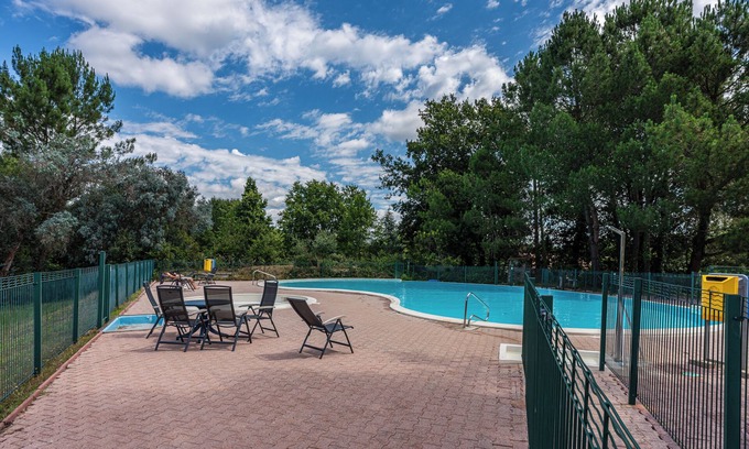 Saint-Julien-en-Born House | Holiday Home 'Maison Océlandes' with Shared Pool, Private Terrace and Wi-Fi