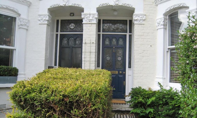 Twickenham Riverside House | Holiday Home Alexandra Place by Interhome
