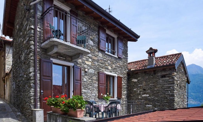 Calozzo House | Holiday Home Alex by Interhome