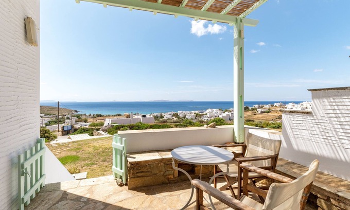 Agios Ioannis House | Holiday Home 'Anemologio 102 Tinos' with Sea View, Wi-Fi and Air Conditioning