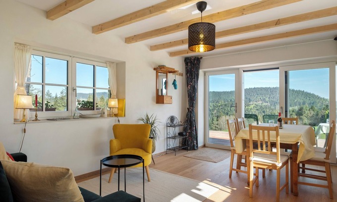 Lauterbach House | Holiday Home 'Backhaus' with Mountain View, Private Terrace and Private Garden