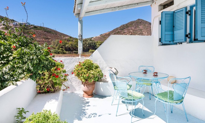 Patmos House | Holiday Home 'Beachfront Lampis Dolphin 4' with Mountain View, Wi-Fi and Air Conditioning