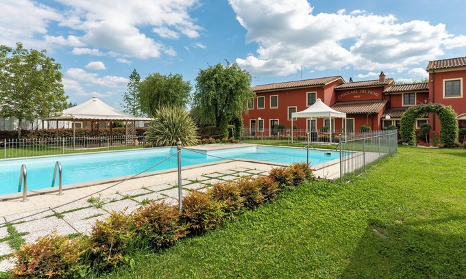 Montecarlo Other | Holiday Home 'Calla' with Shared Pool, Wi-Fi and Air Conditioning