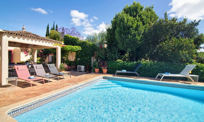 Vale Judeu House | Holiday Home 'Casa Felix Number 1' with Shared Pool, Shared Terrace and Wi-Fi