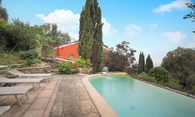 Sanremo House | Holiday Home 'Casone' with Sea View, Wi-Fi and Air Conditioning