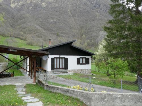 Blenio House | Holiday Home Chalet Al Portic by Interhome
