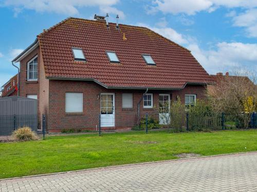 Neßmersiel House | Holiday Home Deichblick by Interhome