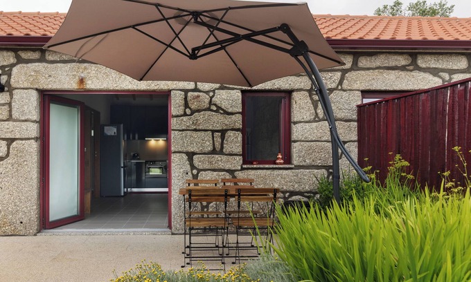 Guilhofrei House | Holiday Home 'Do Lagar T2' with Lake View, Wi-Fi and Air Conditioning