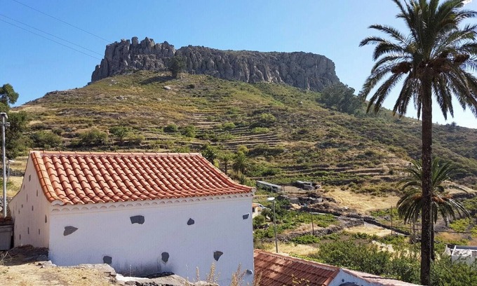 Las Hayas House | Holiday Home 'Casa Pavón De La Fortaleza Chipude' with Sea Views, Private Terrace and Wi-Fi