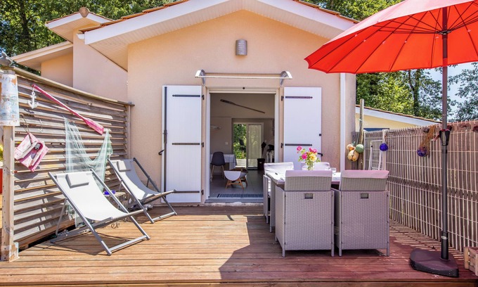 Ares House | Holiday Home 'Escapades Marines' with Private Terrace, Wi-Fi and Air Conditioning