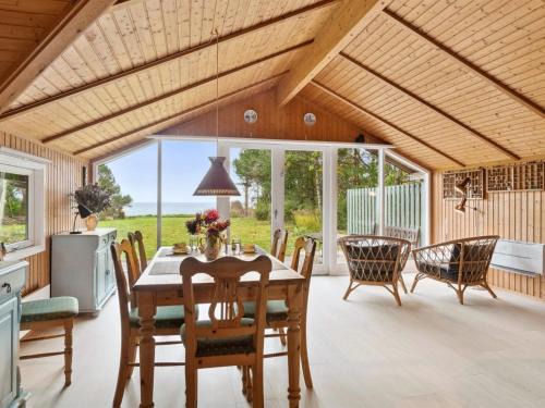 Frolunde House | Holiday Home Eyer - 20m from the sea by Interhome