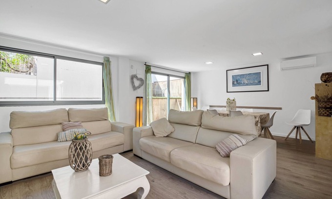 Venecia House | Holiday Home 'Gandia Confort' with Private Pool, Wi-Fi and Air Conditioning