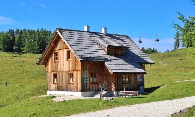 Tauplitz Cabin | Holiday Home 'Große Winklerhütte' with Mountain View and Private Garden