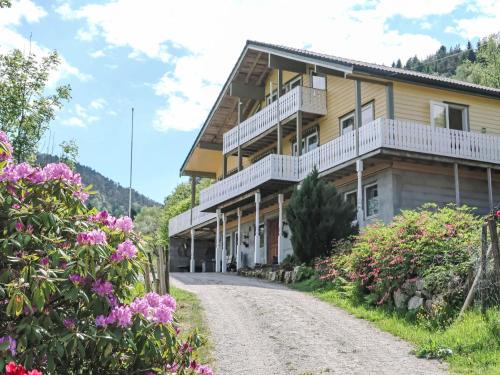 Tysnes House | Holiday Home Gule huset by Interhome
