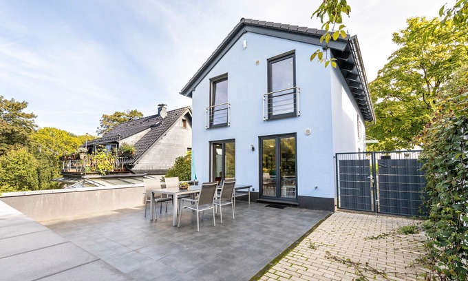 Wald House | Holiday Home 'Haus Mit 4 Schlafzimmern' with Shared Terrace, Shared Garden and Wi-Fi