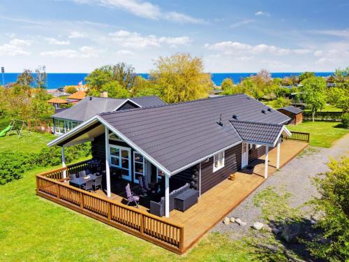 Sandvig House | Holiday Home Hjalmar - 400m from the sea by Interhome