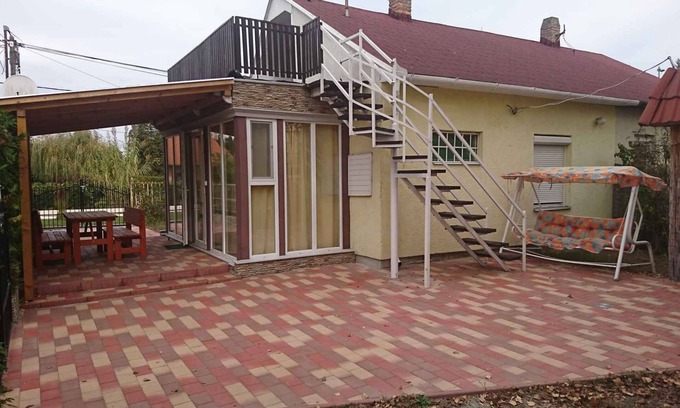 Balatonmariafurdo House | Holiday home with barbecue and parking