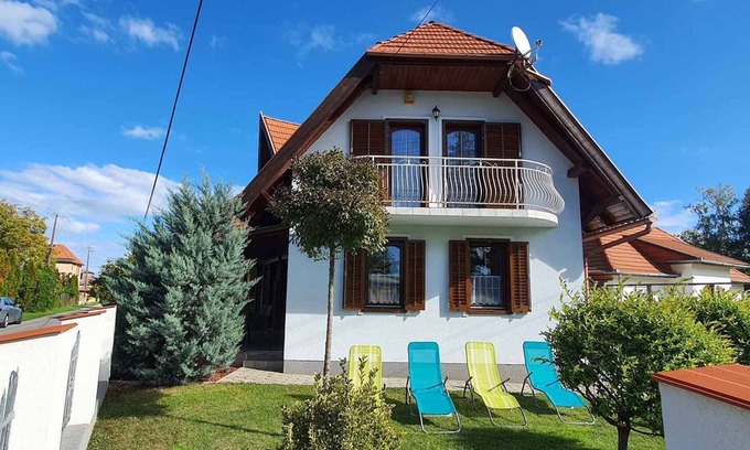 Balatonmariafurdo House | Holiday home near water with air conditioning and internet