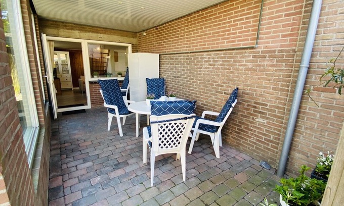 Aagtekerke House | Holiday home in Aagtekerke for 5-6 people 1 mi from the beach