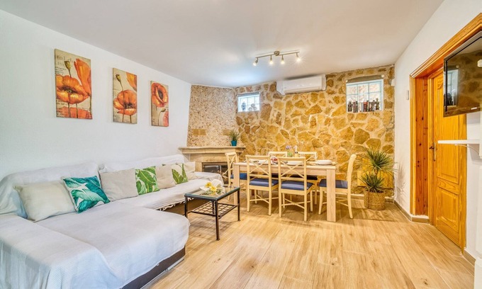 Alcudia House | Holiday Home in Alcudia near Playa de Alcudia