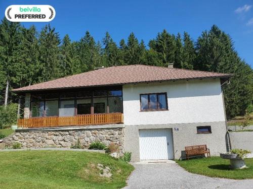 Altmelon House | Holiday Home in Altmelon near Weinsberg Forest