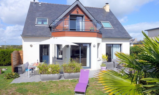 Crozon House | Holiday Home in Crozon near Sandy Beaches