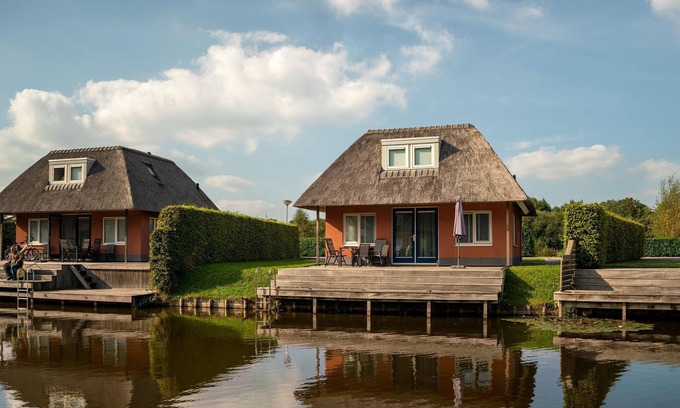 Midlaren House | Holiday Home in De Bloemert