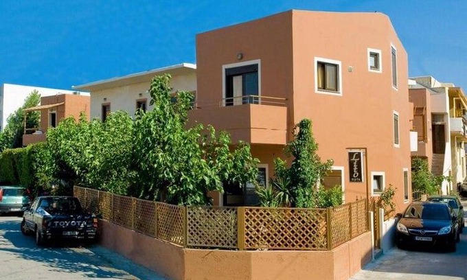 Palaiochora Apartment | Holiday home in Paleochora with public parking