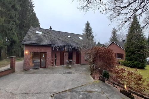 Bellevaux House | Holiday Home in Recht with Garden