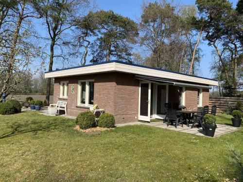 Reutum House | Holiday Home in Reutum with Bubble Bath