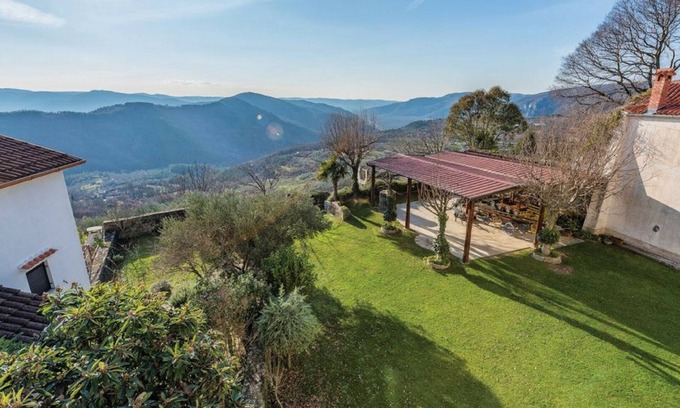 Buzet House | Holiday home in Sovinjak, Istria