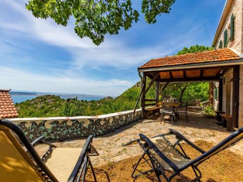Starigrad House | Holiday Home in Starigrad near Paklenica
