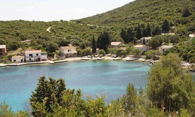 Cove Rogacic House | Holiday Home in Vis with Terrace, Air condition, Dishwasher (139-1)