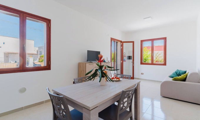 Boncore Apartment | Holiday Home 'Jox House 101' with Shared Pool, Wi-Fi and Air Conditioning