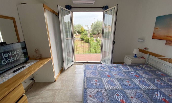 Ragusa House | Holiday Home "Kastalia - Blu" with Sea View, Shared Pool & Wi-Fi
