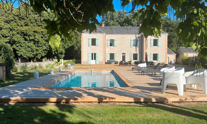 Parce-sur-Sarthe House | Holiday Home 'La Béchetière' with Private Pool, Private Terrace and Wi-Fi