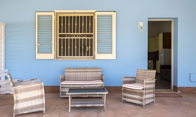 Mazara del Vallo Apartment | Holiday Home 'La Perla Di Mare - Gemma' with Shared Pool, Wi-Fi and Air Conditioning
